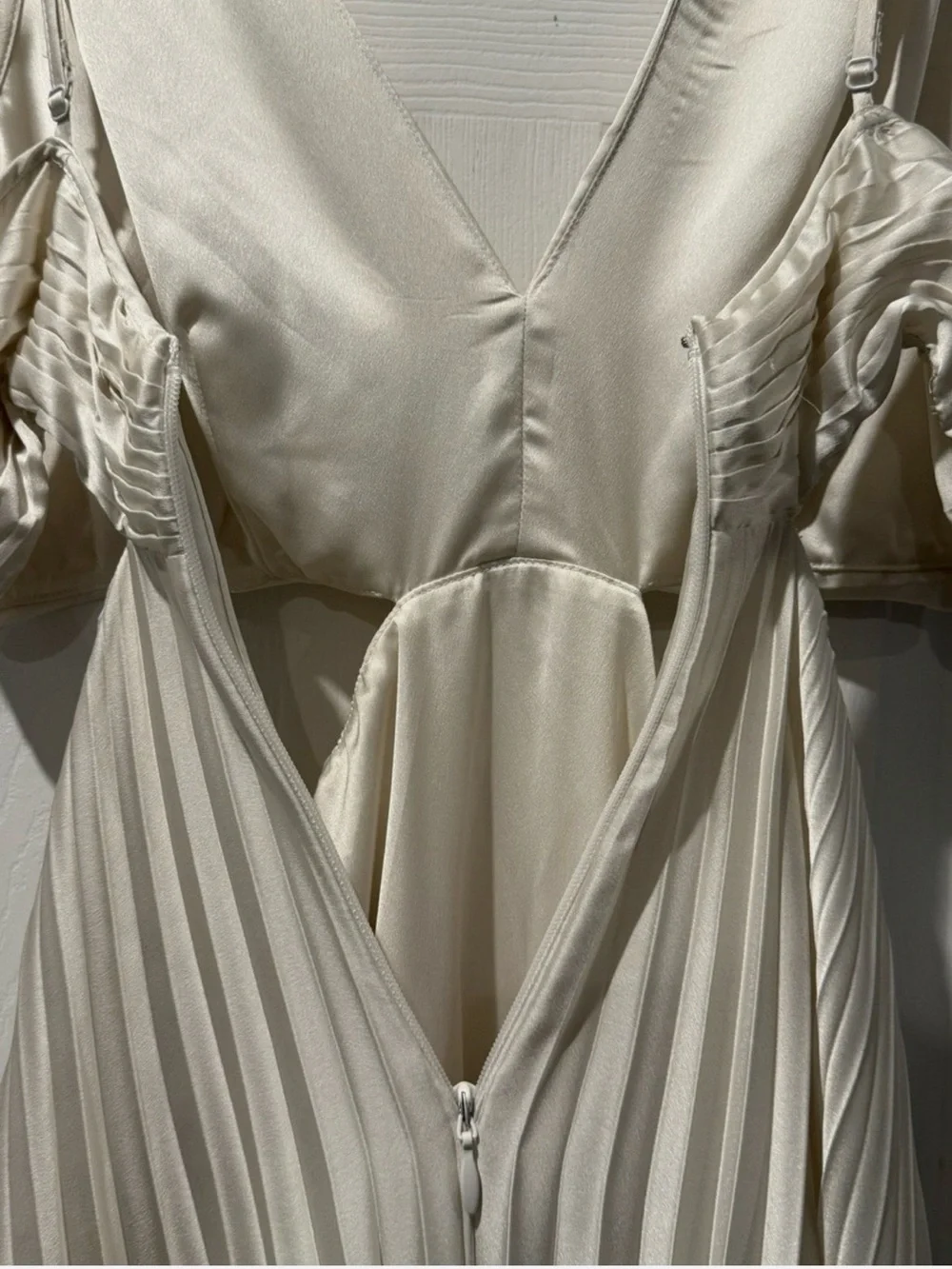 Abercrombie & Fitch Cream Pleated V-Neck Maxi Gown “I do” dress